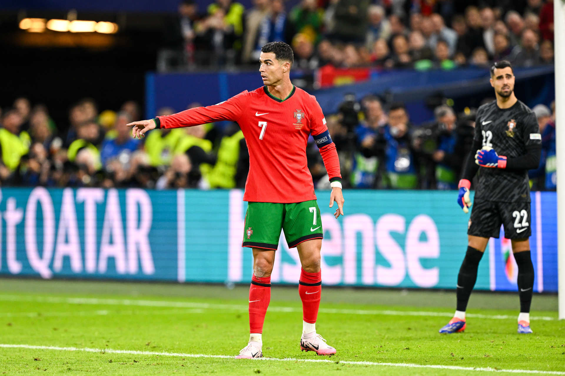 锐不可当引发热议！，C罗在德国队比赛中夺冠气势如虹延续