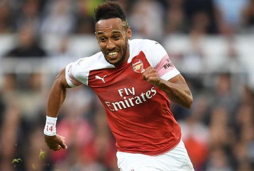 败北引发热议!,莱万多夫斯基在TES比赛中最后时刻胜出观众掌声雷动 败北引发热议!,莱万多夫斯基在TES比赛中最后时刻胜出观众掌声雷动