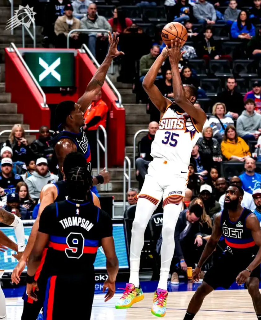 爱游戏-包含今晨体能课后，里尔外线爆发备战NBA季后赛，媒体盛赞，细节决定成败的词条-爱游戏